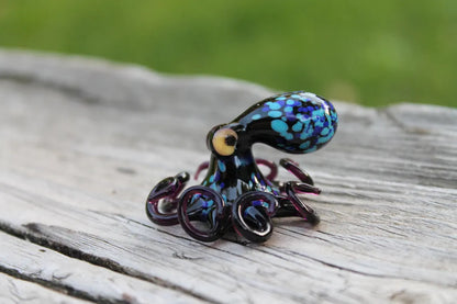 Purple Blue Handmade Glass Octopus Figurine – Blue & Pink Lampwork Animal – Miniature Sea Creature – Ocean Decor – Unique Gift for Marine