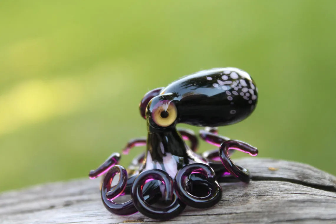Purple White Handmade Glass Octopus Figurine – Blue & Pink Lampwork Animal – Miniature Sea Creature – Ocean Decor – Unique Gift for Marine