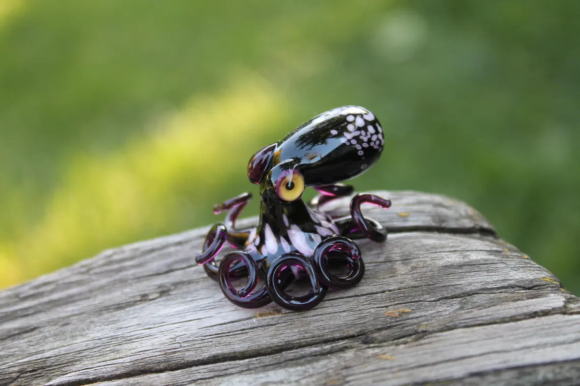 Purple White Handmade Glass Octopus Figurine – Blue & Pink Lampwork Animal – Miniature Sea Creature – Ocean Decor – Unique Gift for Marine