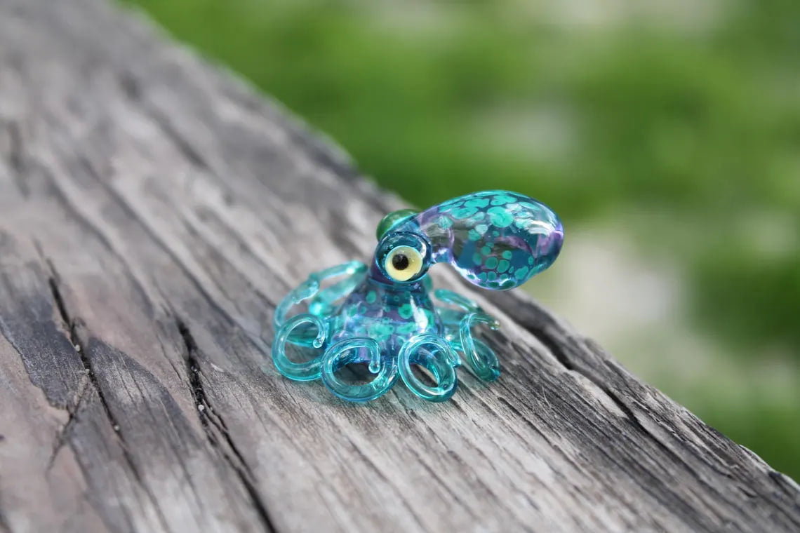 Blue Glass Octopus Figurine Miniature Hand Blown Octopus Sculpture Ocean Decor Cute Sea Creature Gift Small Glass Animal Collectible