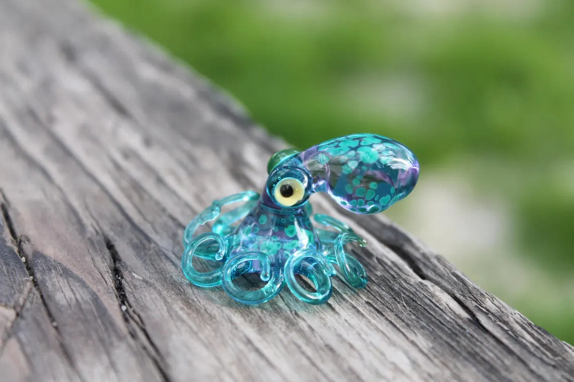 Blue Glass Octopus Figurine Miniature Hand Blown Octopus Sculpture Ocean Decor Cute Sea Creature Gift Small Glass Animal Collectible