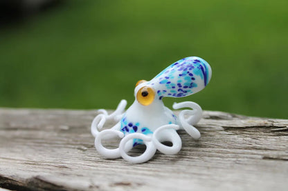 White & Blue Glass Octopus Figurine – Small Blown Lampwork Kraken – Miniature Sea Animal – Nautical Ocean Decor – Unique Gift Idea