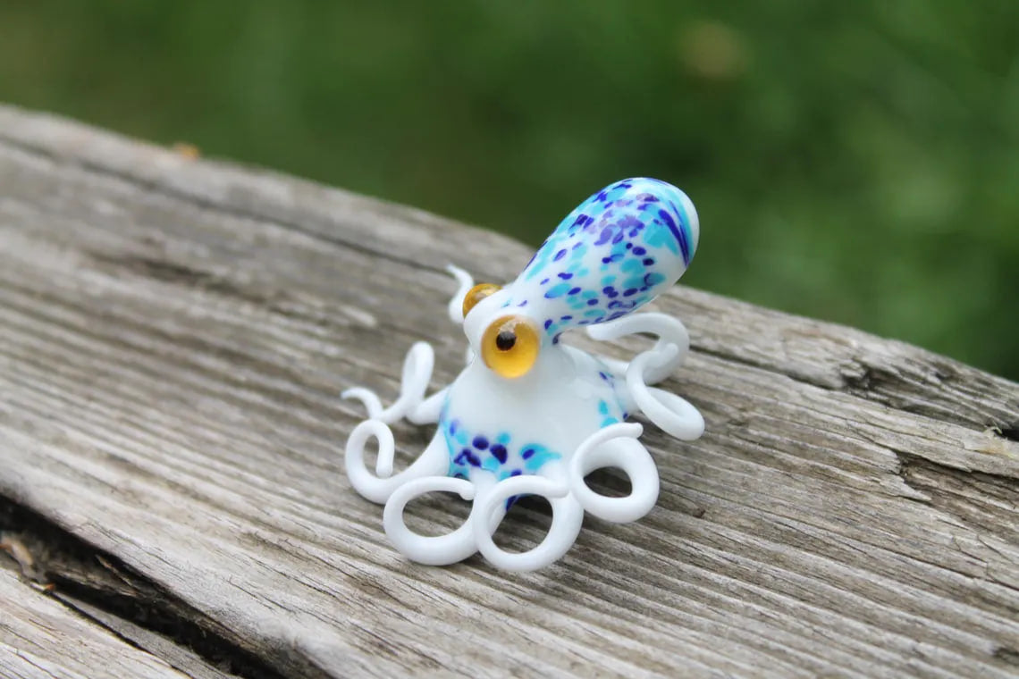 White & Blue Glass Octopus Figurine – Small Blown Lampwork Kraken – Miniature Sea Animal – Nautical Ocean Decor – Unique Gift Idea