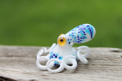 White & Blue Glass Octopus Figurine – Small Blown Lampwork Kraken – Miniature Sea Animal – Nautical Ocean Decor – Unique Gift Idea