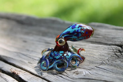 Red & Deep Blue Blown Glass Octopus – Lampwork Kraken Figurine – Ocean Octopus Sculpture – Miniature Sea Animal – Nautical Glass Decor