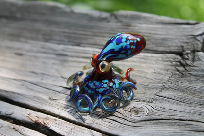 Red & Deep Blue Blown Glass Octopus – Lampwork Kraken Figurine – Ocean Octopus Sculpture – Miniature Sea Animal – Nautical Glass Decor