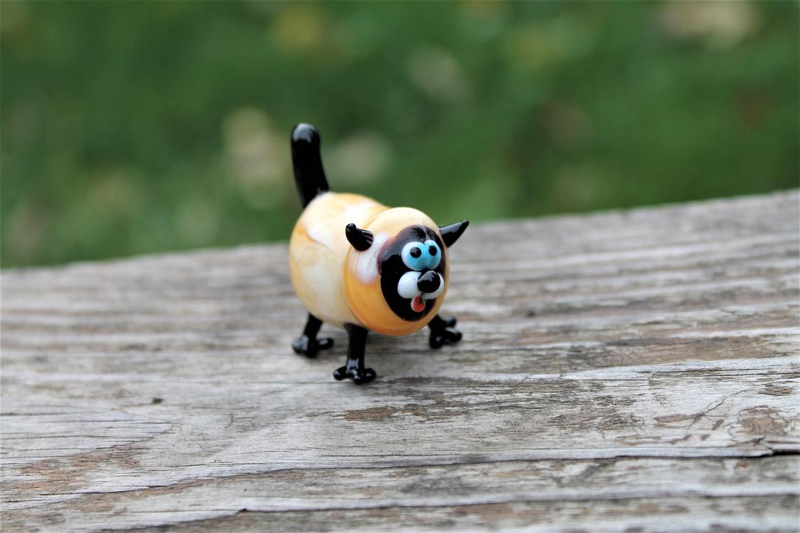 Siamese Style Murano Glass Cat Figurine – Handmade Collectible