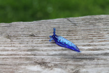 Load image into Gallery viewer, Garden Spotted Slug glass sculpture
