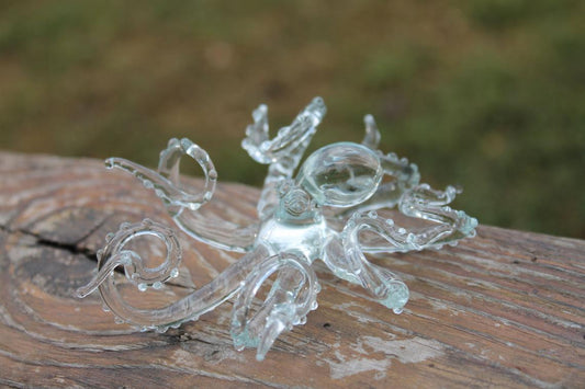 Handmade Clear Glass Octopus Sculpture With Tentacle Details 8cm