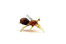 Load image into Gallery viewer, Glass Bee Blown Collectible Figurine honey bee , Animals Glass, Art Glass, Blown Glass honey bee, glass sculpture for sale, State Symbols
