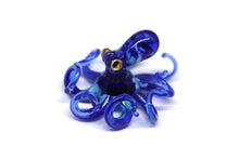 Load image into Gallery viewer, Deep Blue Blown Glass Octopus glass figurine mini
