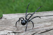 Load image into Gallery viewer, Glass Hand-Blown Glass Spider Collectible Figurine
