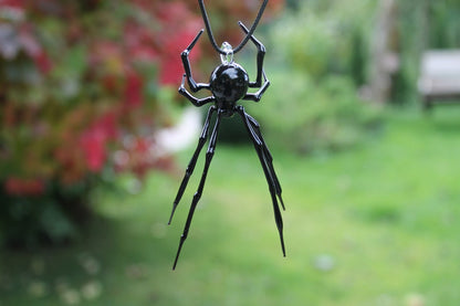 Minimalist Clear Spider Necklace – Transparent Glass Pendant Art