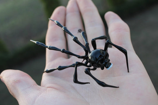 Black Glass Skull Spider Figurine – Gothic Handmade Sculpture