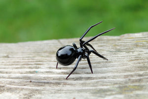 Glass black Widow Figurine, Blown Glass Spider sculpture