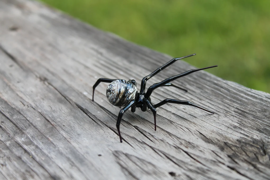 Murano Glass Spider With Marble Abdomen, 2-Inch Handmade Figurine