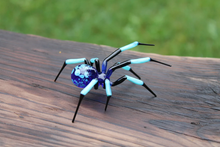 Load image into Gallery viewer, Spider Animals Glass, Art Glass, Blown Glass, blown glass figurine, stained glass, hand blown glass,
