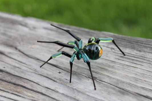 Green Striped Glass Spider Sculpture – Creepy Cute Murano Art