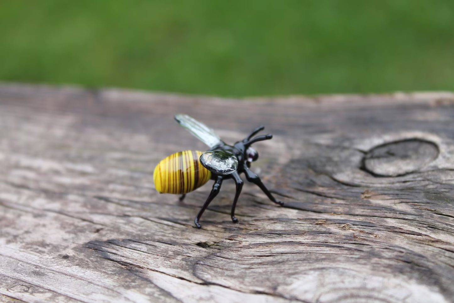 Light Yellow Glass Bee Figurine With Transparent Wings 1.4 Inches