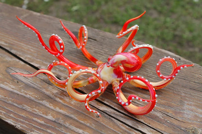 Large Red Glass Octopus Figurine With Twisting Tentacles 7.3 Inches